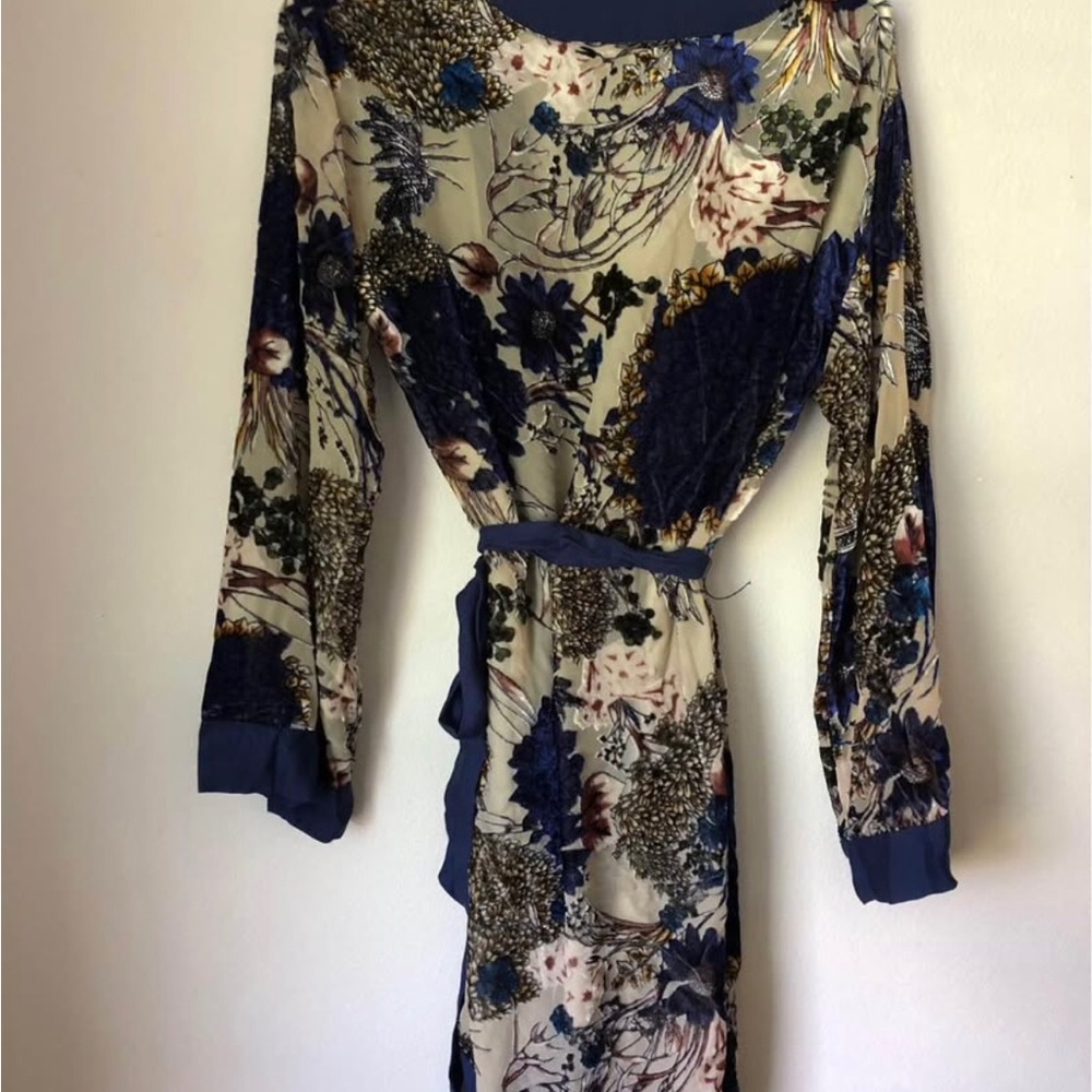 Floral Print Women's Robe - Picture 3 of 4